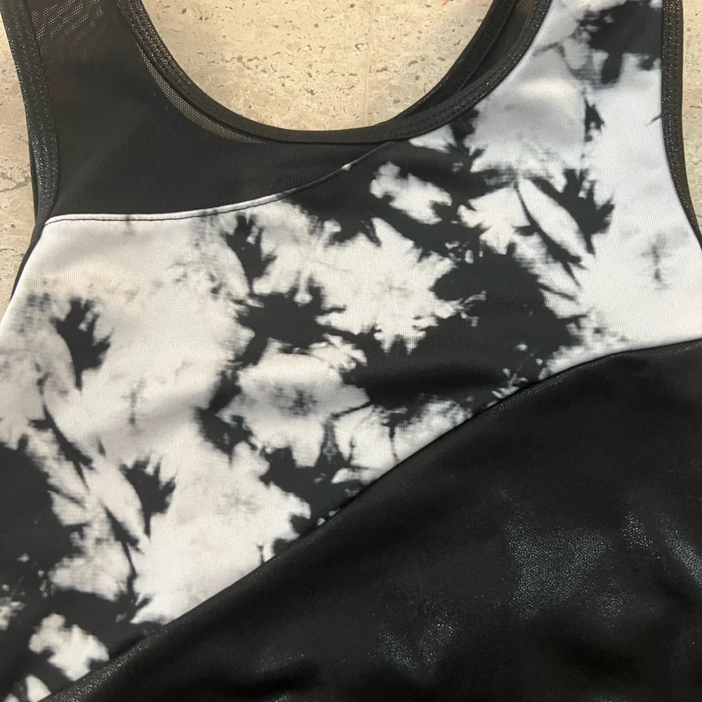 More Than Magic Girl’s Dance Leotard Size Small (6)